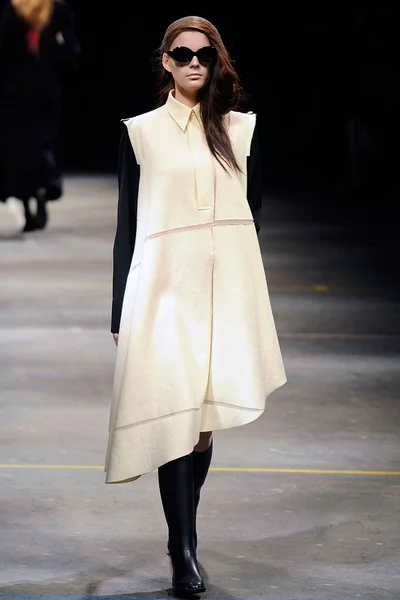 Look 27
